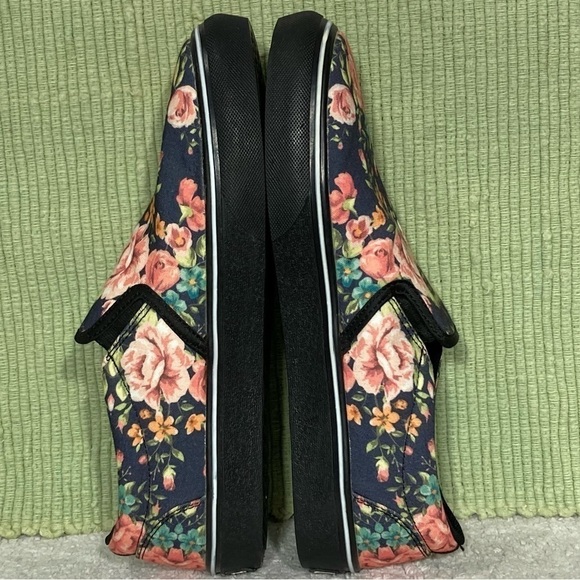 Yes We Vibe Unisex Blue Floral Canvas Slip On Sneaker Shoes SZ M 9 & W 10.5 NWOT - Picture 5 of 11